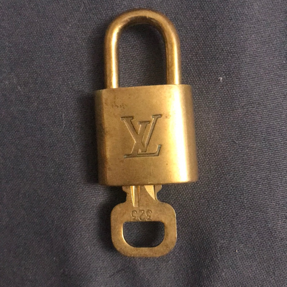Louis Vouitton Lock and key set